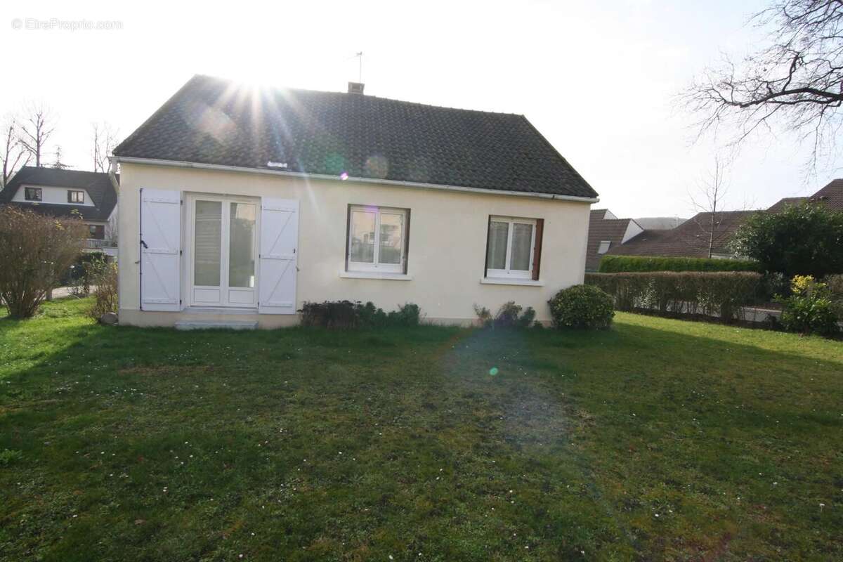 Maison à SAINT-CHERON