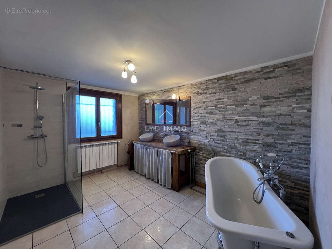 Appartement T3 avec grande terrasse - photo 11