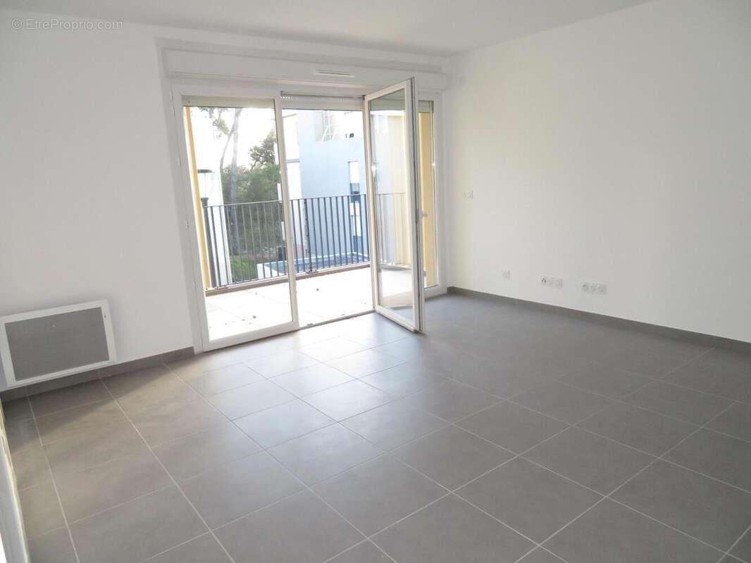   - Appartement à DRAGUIGNAN