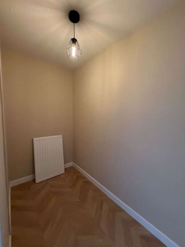 Appartement Toulon Ouest 4 pièce(s) 74 m2 avec balcon, cellier et parking collectif . - photo 10
