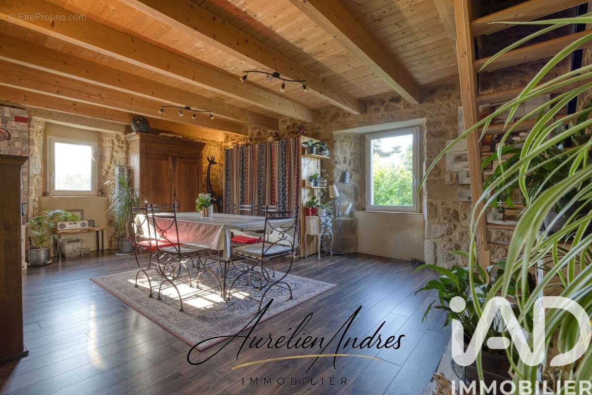Maison 130 m² à Nonieres  - photo 3