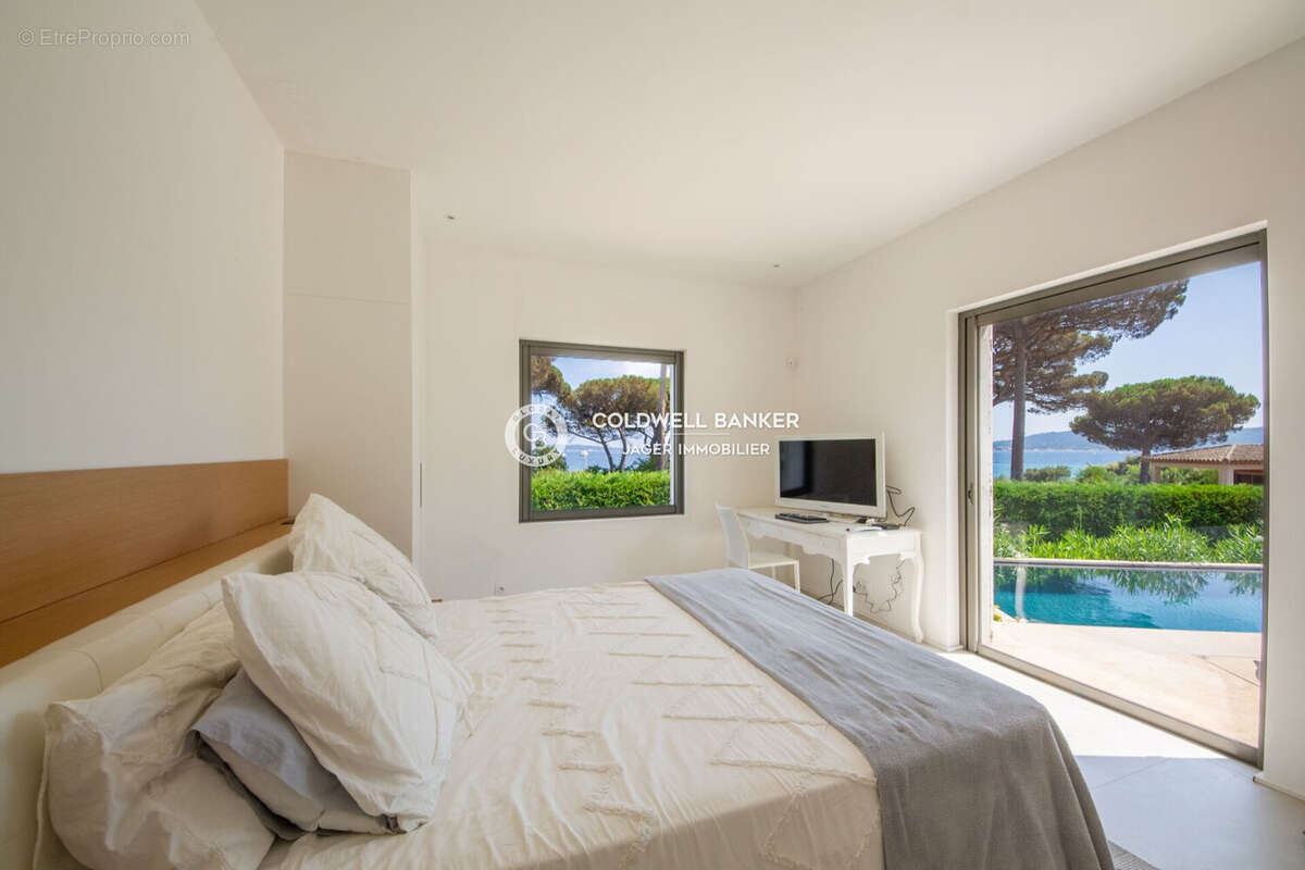 Maison 240 m² à Grimaud  - photo 9