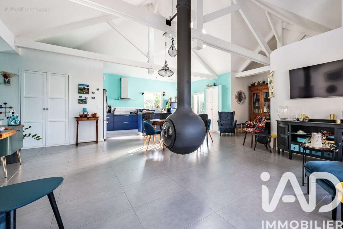 Maison 169 m² à Talant  - photo 2