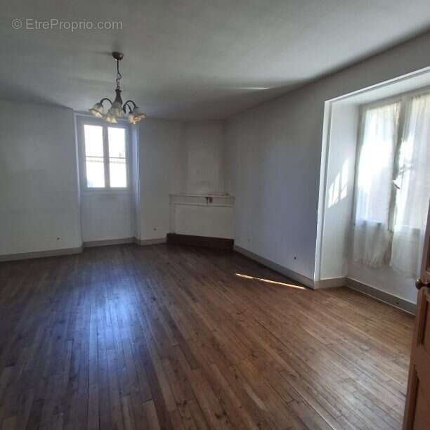 Maison à CHASSENEUIL-SUR-BONNIEURE