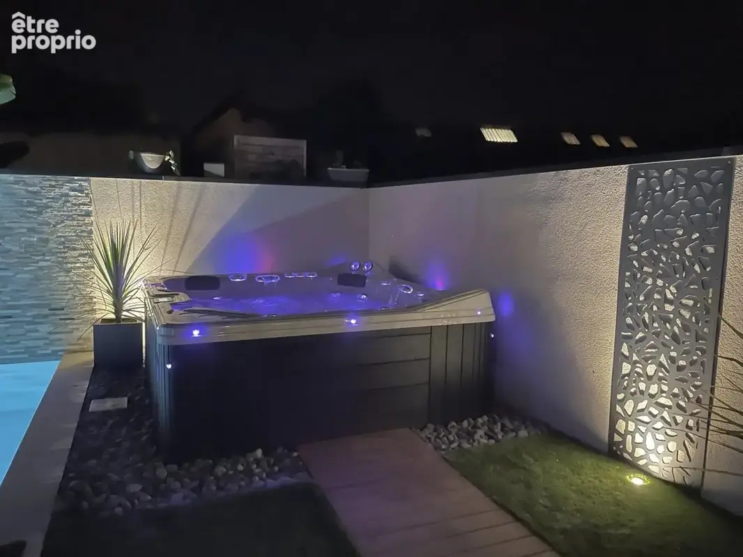 EXCLUSIVITÉ  Maison Loft 148 m2 avec Piscine Chauffée, Jacuzzi & Garage Double   Secteur Prisé - photo 18