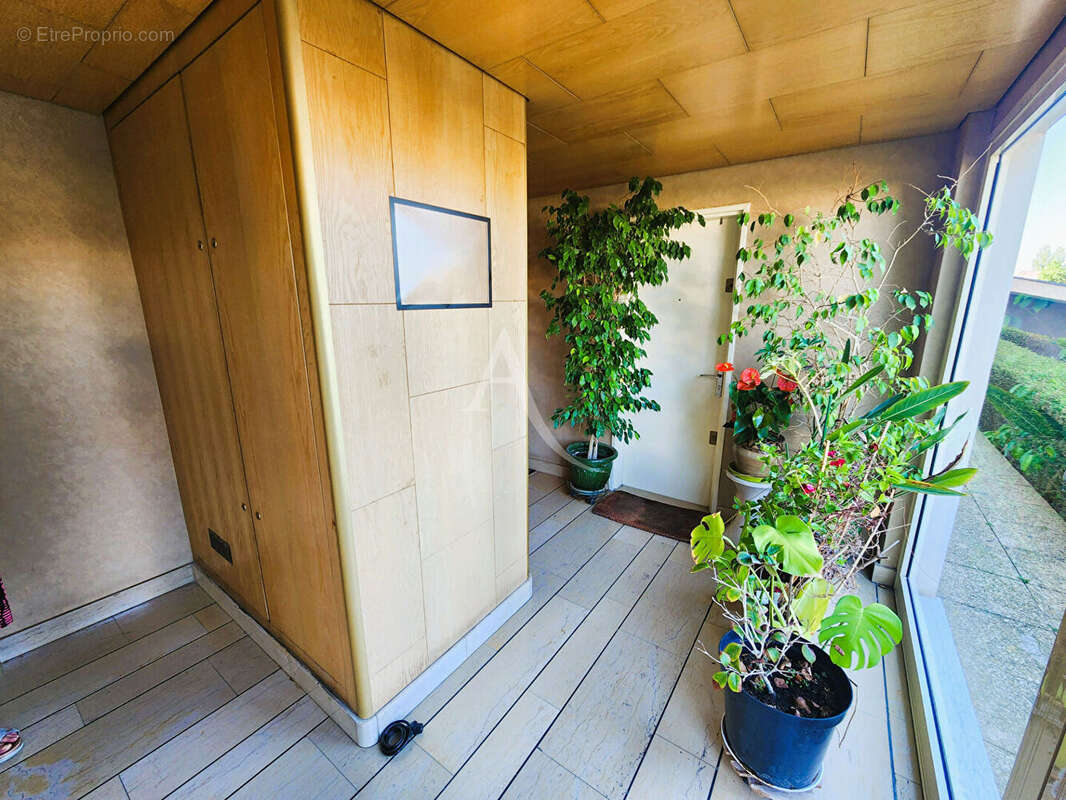 Appartement à FRESNES