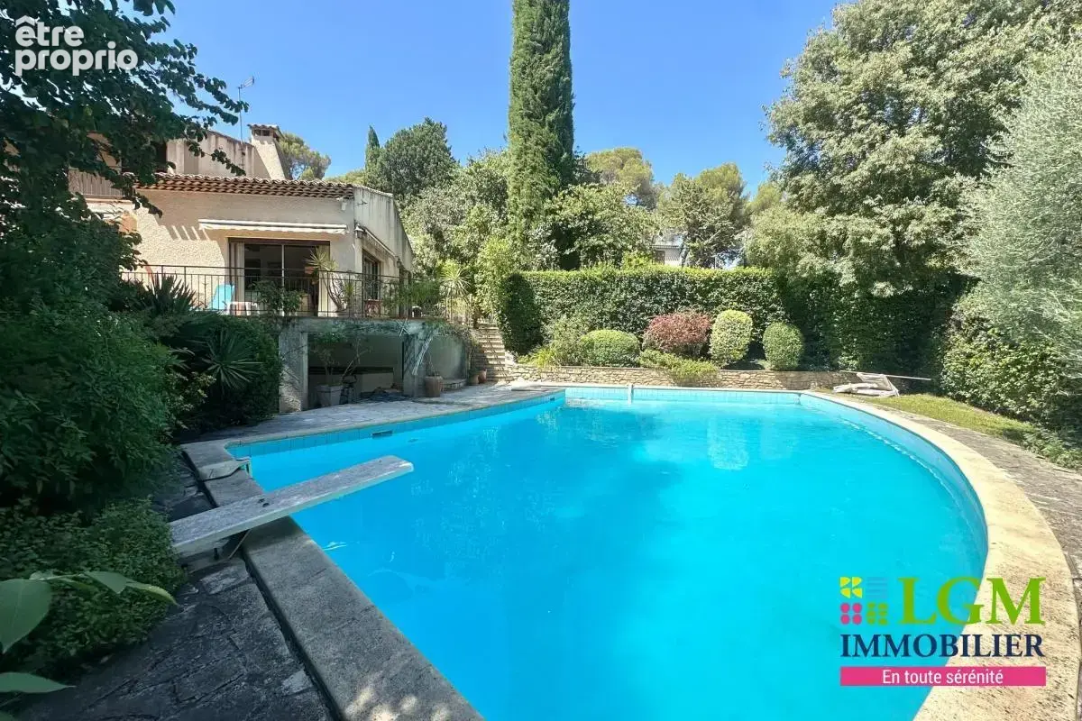 NÎMES - Magnifique maison familiale - photo 2
