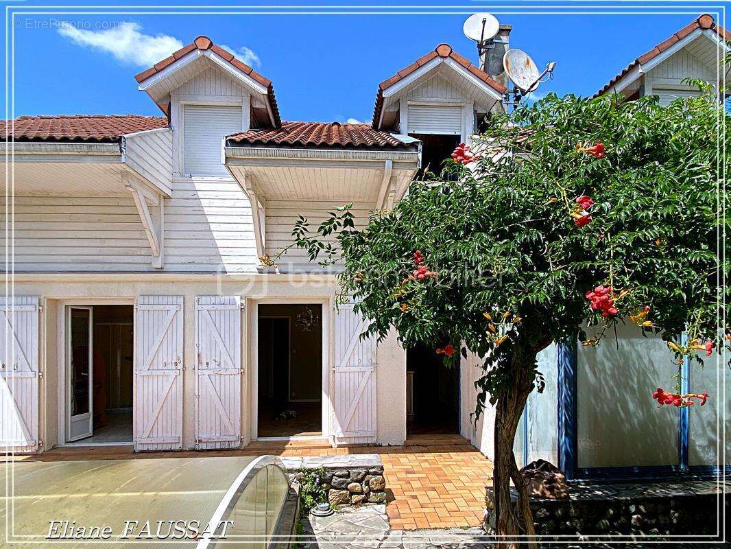 Maison de ville, 5/6 chambres 170m² avec piscine couverte, dépaysement exotique à Tarbes !!! - photo 3
