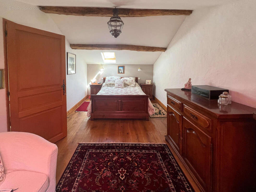 MASTER BEDROOM - Maison à FONTENILLE