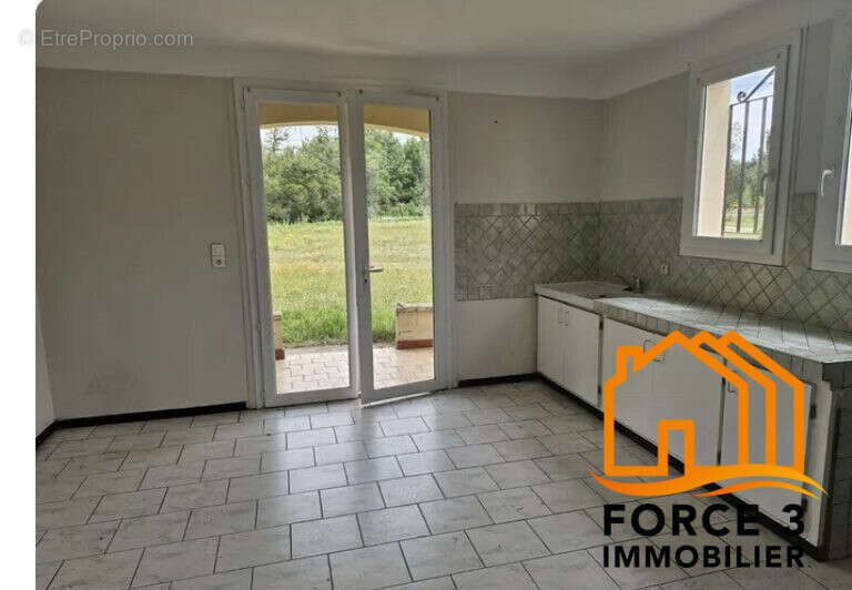 Maison 139 m² à Saint-Julien-En-Born  - photo 6