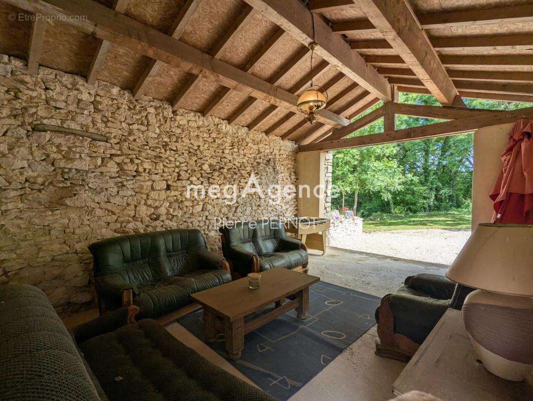 Gîte en Pierre sur Parc de 2,6 hectares - photo 3