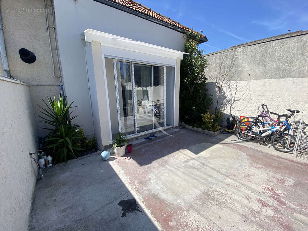 Maison Drancy 4 pièce(s) 80.73 m2 (105m2 au sol) en copropriété avec 100m2 terrain environ - photo 2
