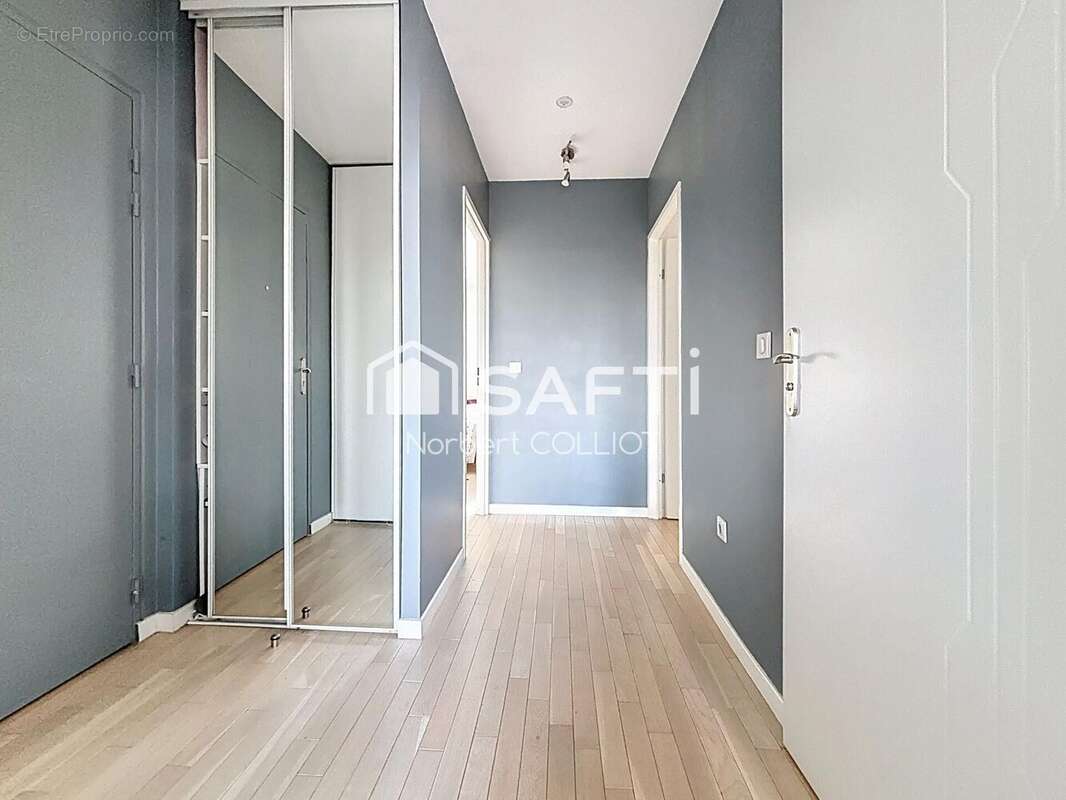 Photo 7 - Appartement à SAINT-CYR-L'ECOLE