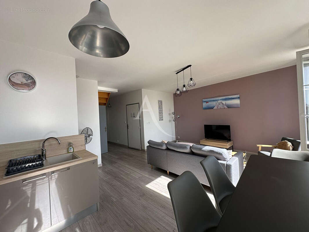 ROCHEFORT  Hyper-centre : Élégance et charme au coeur d'un hôtel particulier - photo 3