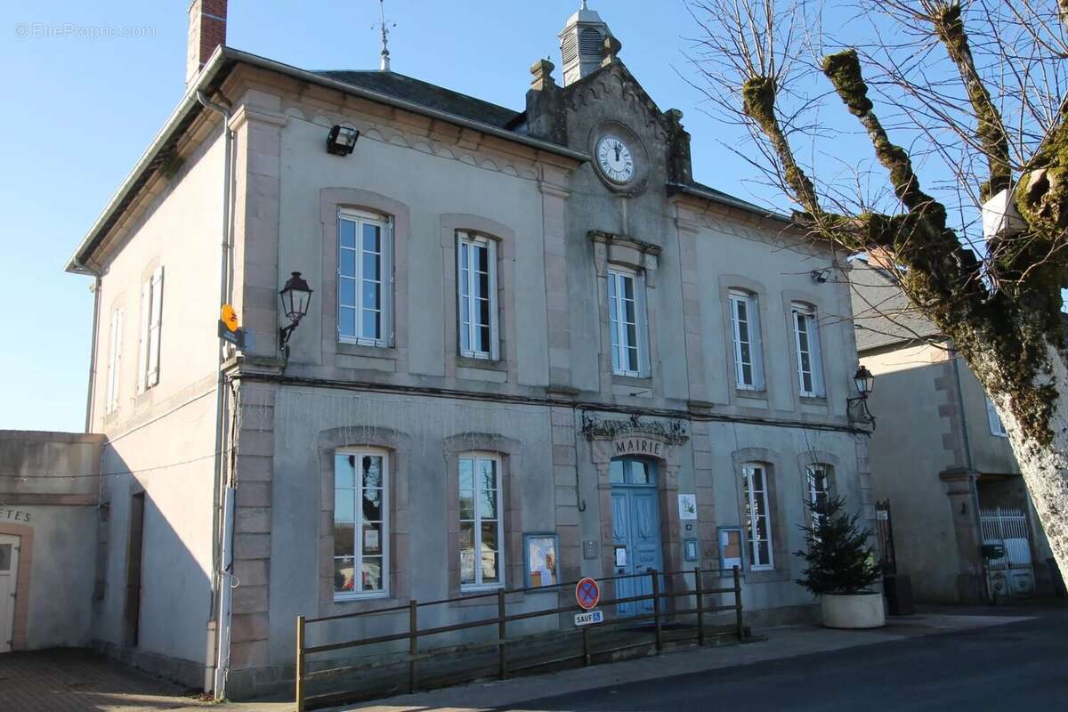 Appartement à SAINT-LEGER-SOUS-BEUVRAY