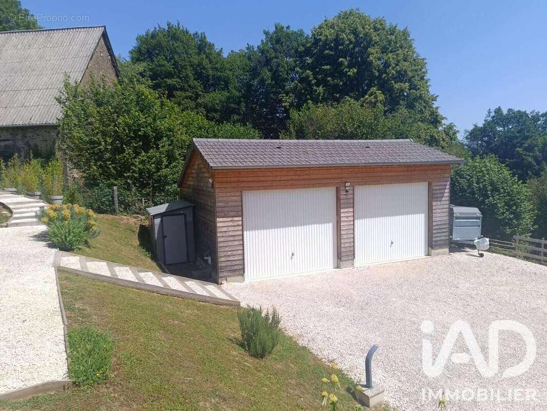 Maison 118 m² à Saint-Martin-Cantales  - photo 5