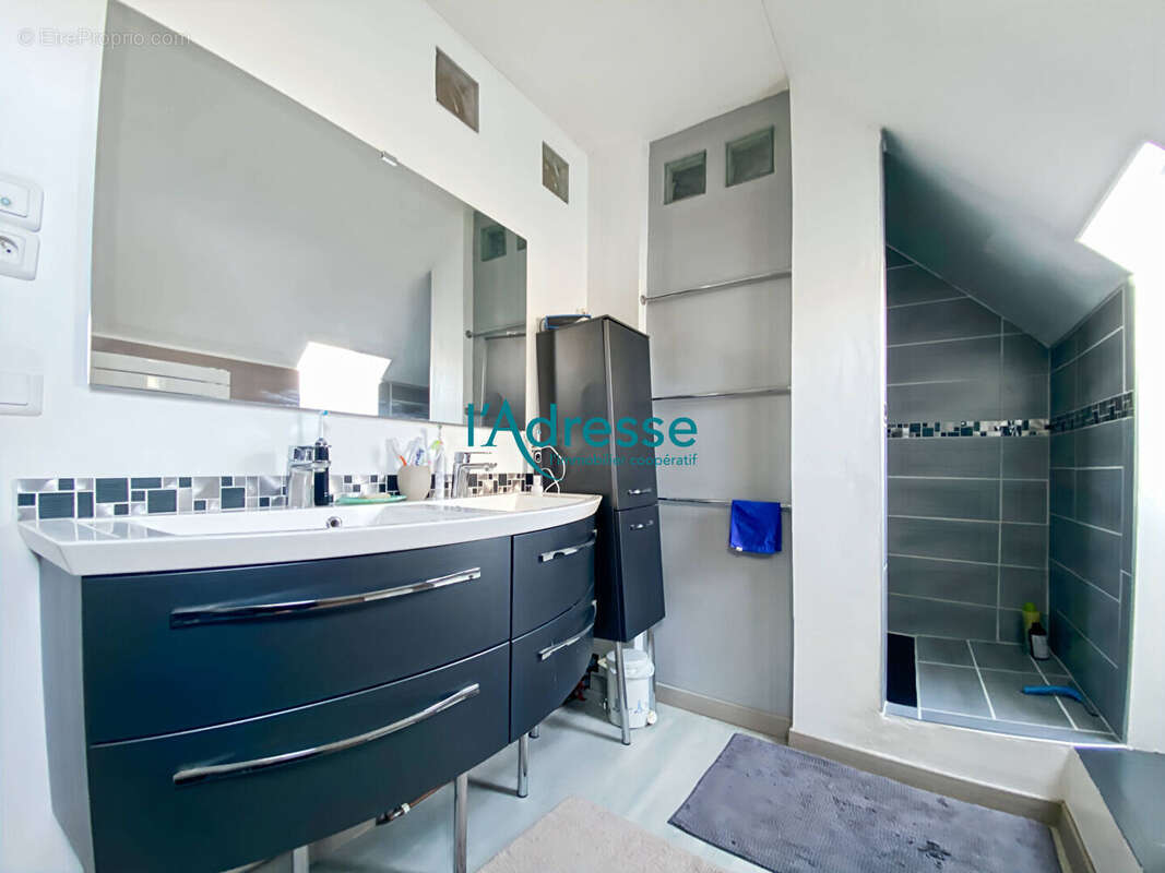 Maison à MONTALET-LE-BOIS