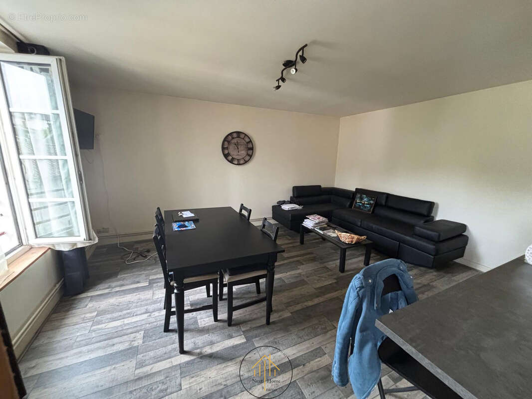 Appartement à MONTMOREAU-SAINT-CYBARD