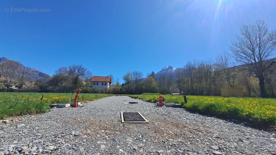 Terrain à CHABOTTES