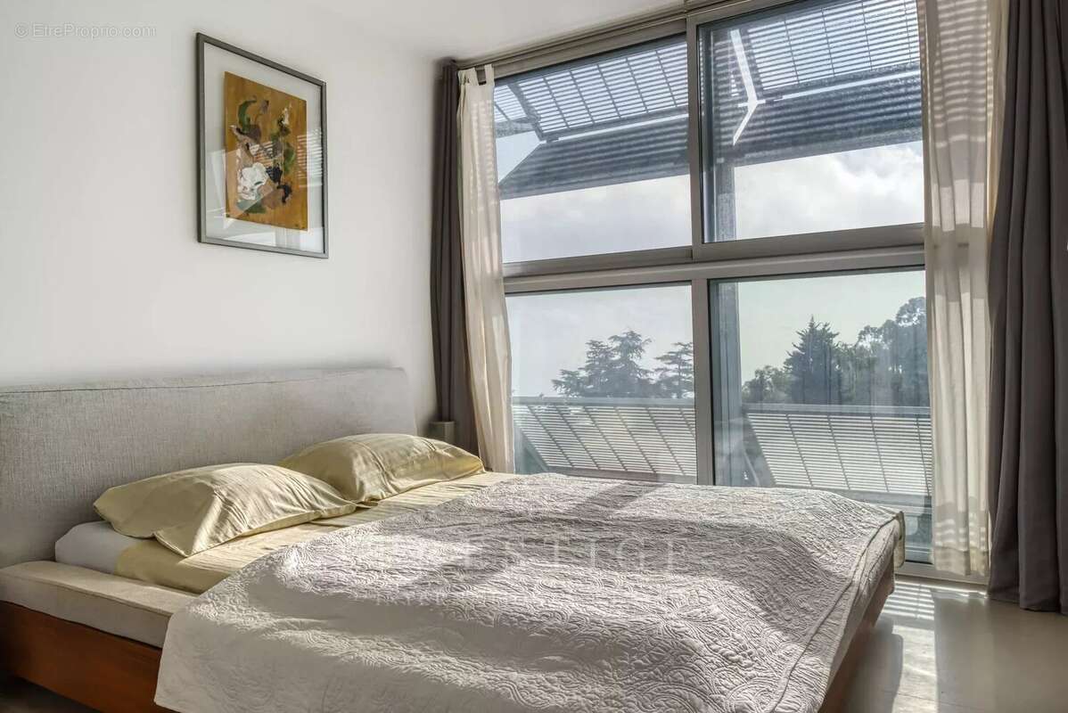 Eze, 2 pieces vue mer avec solarium sur le toit,  cave, parking possible - photo 11