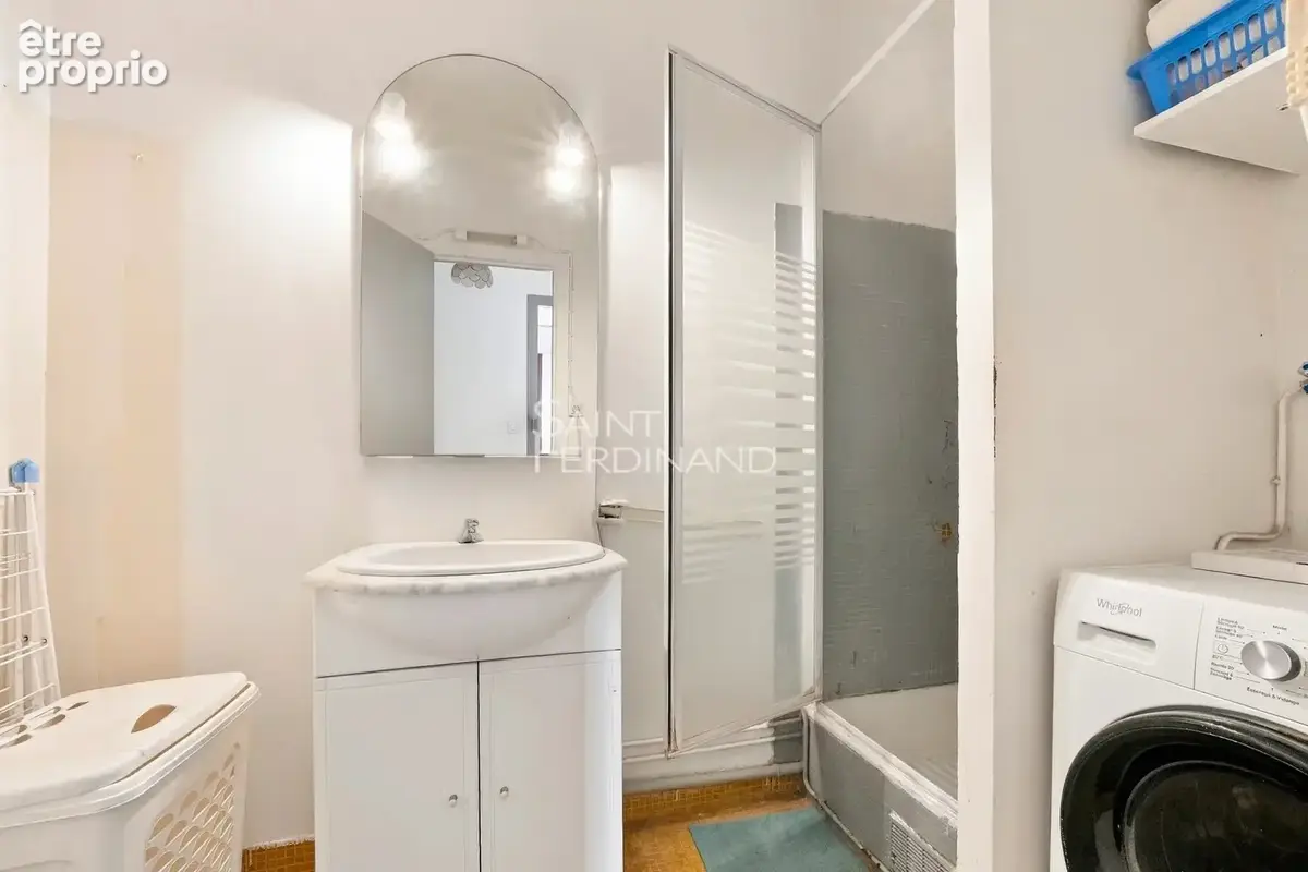 Paris 20ème Pelleport. Rue du Surmelin. 4 pièces 3 chambres Balcon et Parking inclus. Rare. - photo 9