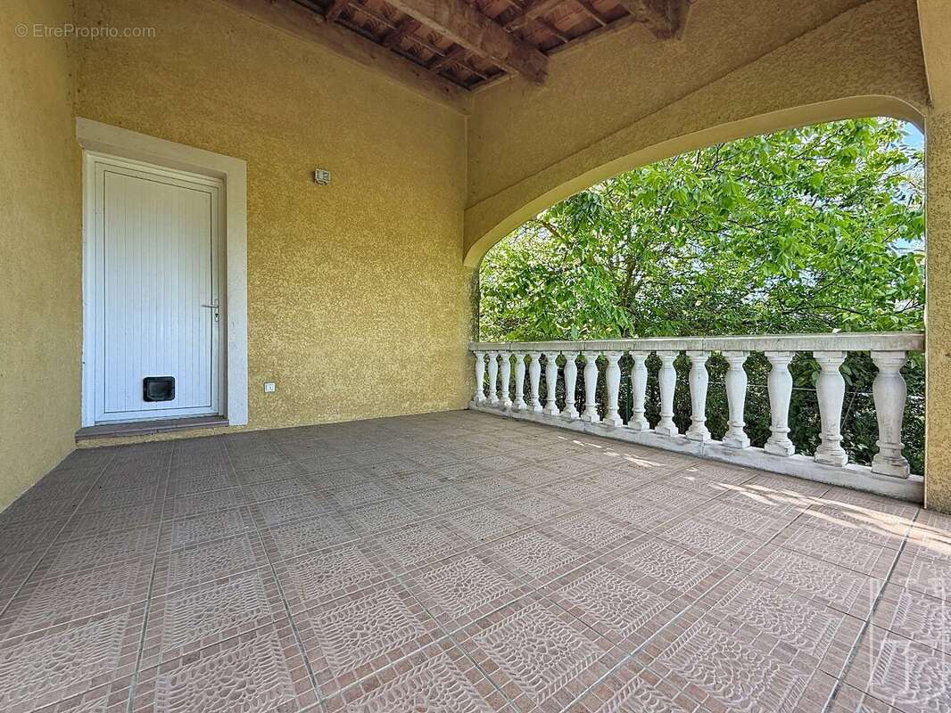 Maison à BARJAC