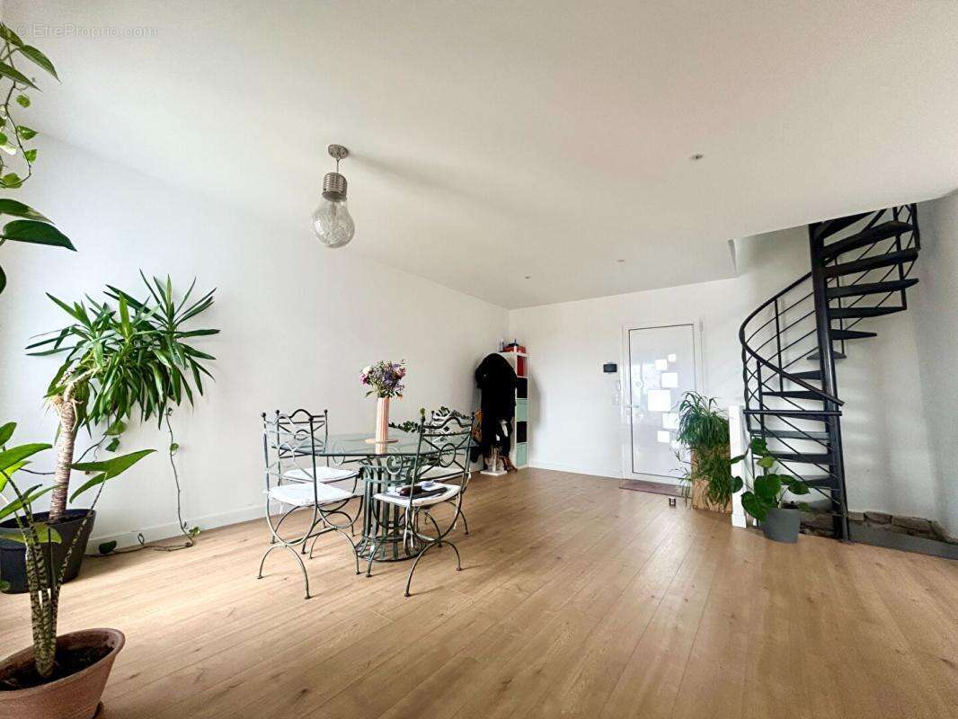 Maison Fontenay **quartier RIGOLLOTS** 2 terrasses 2 jardins - photo 10