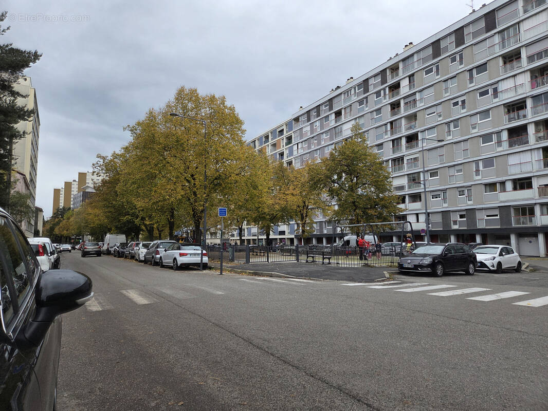 Parking à SAINT-ETIENNE