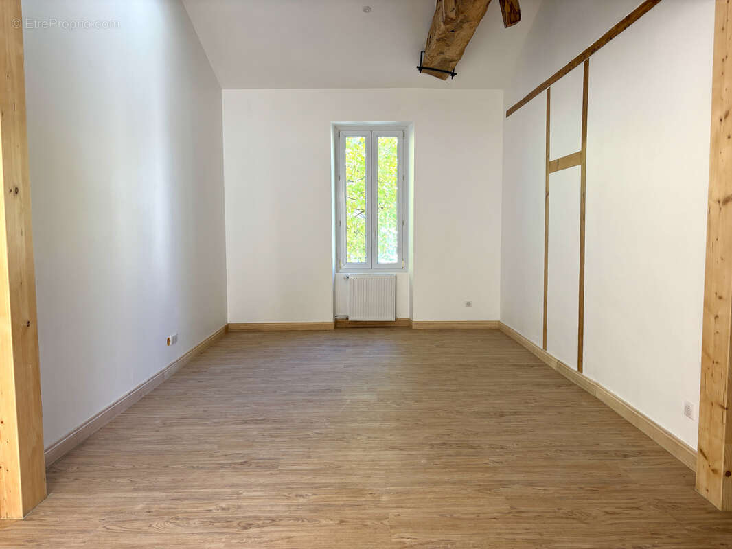 Appartement à BARBEZIEUX-SAINT-HILAIRE