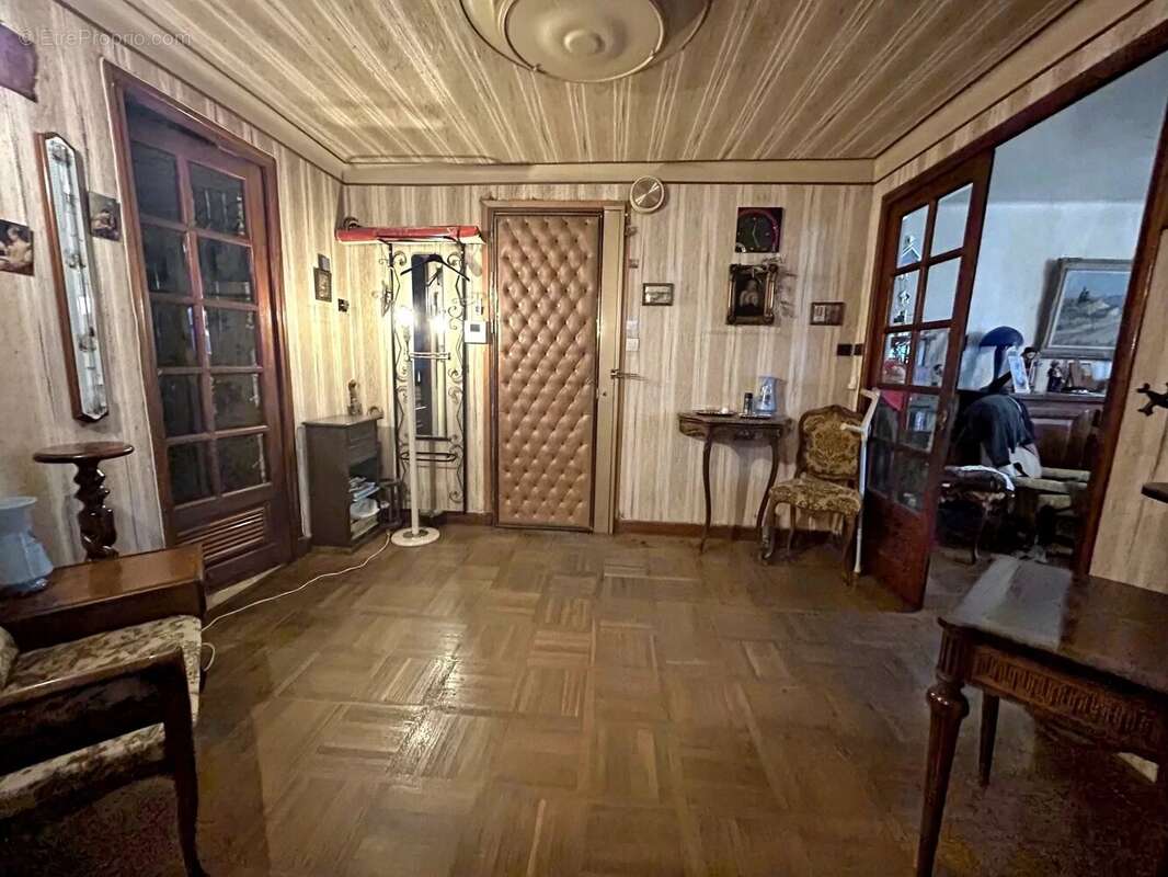 Appartement à MARSEILLE-6E