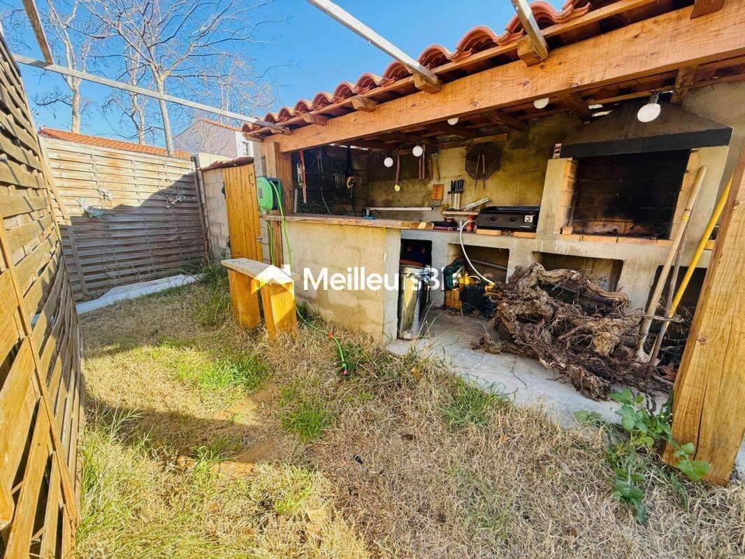 Maison à PEZILLA-LA-RIVIERE