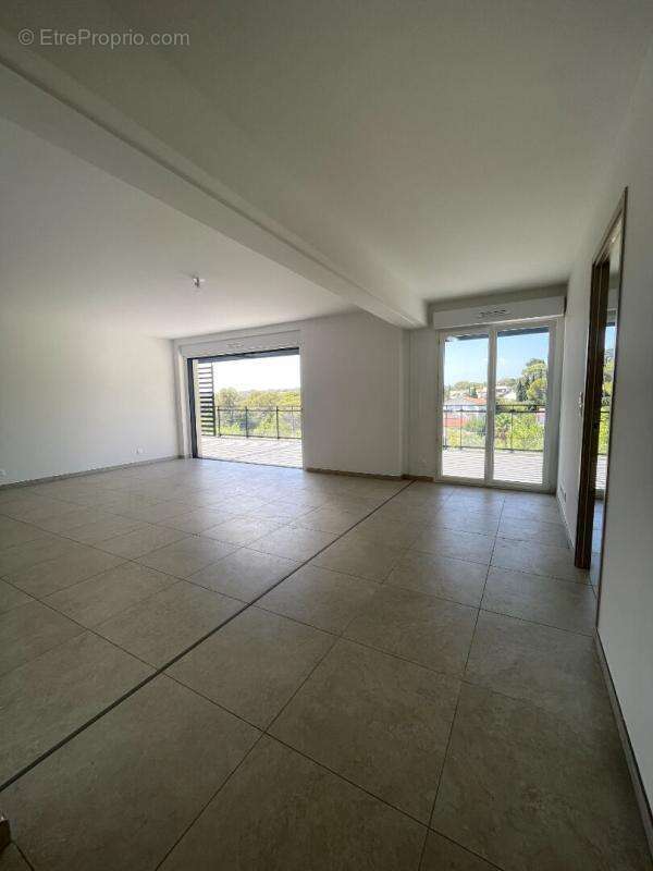 BOULOURIS   Appartement T4 Grand Standing de 107 m² avec terrasse de 36 m²  Frais de notaire réduits - photo 12