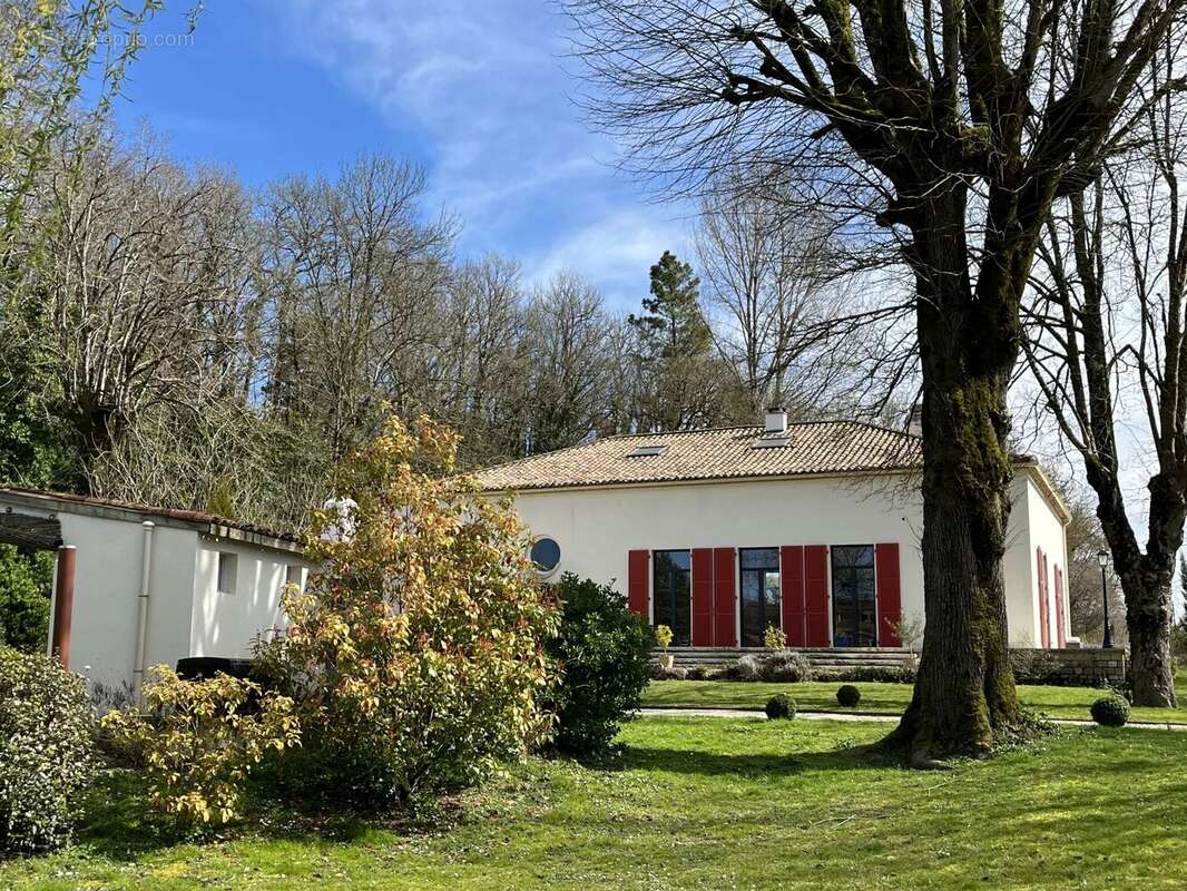 Maison à VOEUIL-ET-GIGET