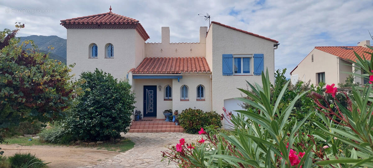 Maison à LAROQUE-DES-ALBERES