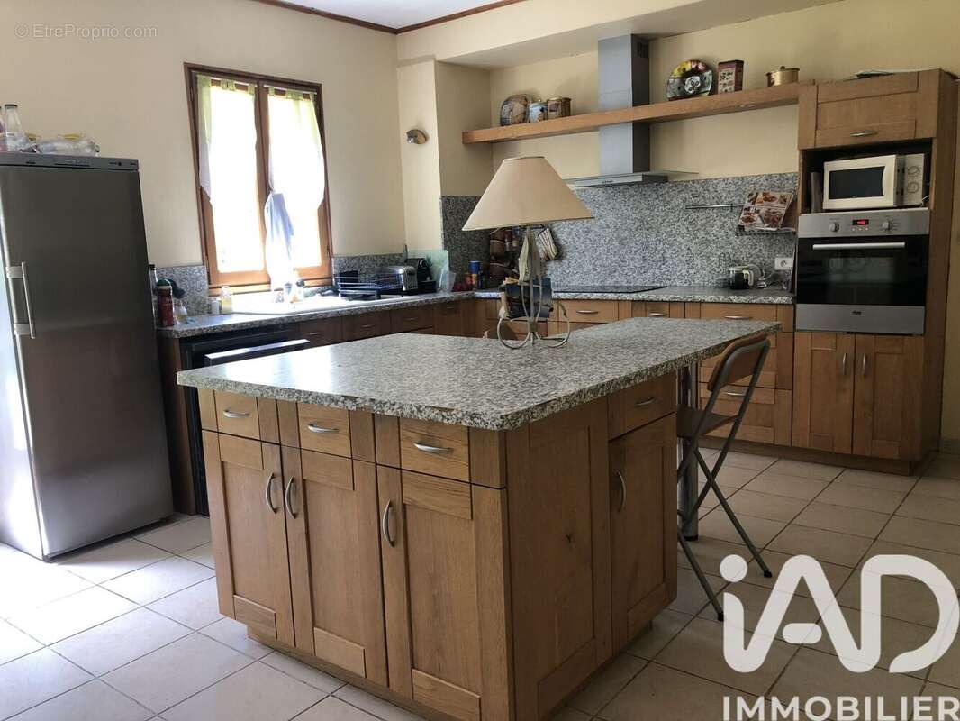 Maison 298 m² à Lissac-Et-Mouret  - photo 7