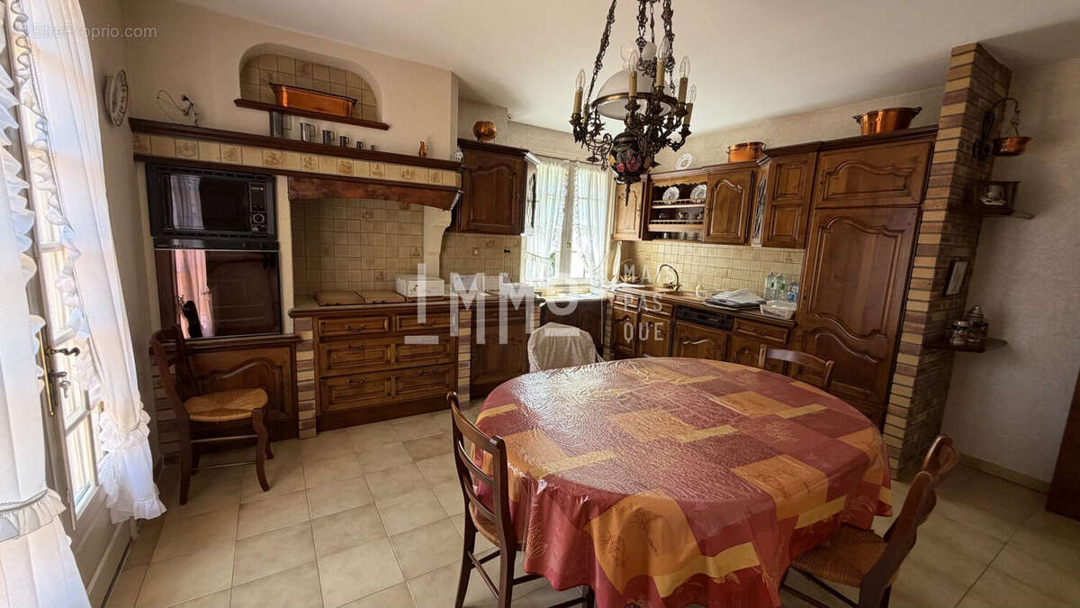 Maison 274 m² à Saint-Calais  - photo 8