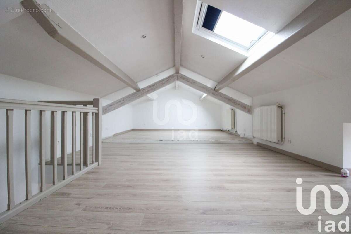 Maison 102 m² à Saint-Victor-Et-Melvieu  - photo 4