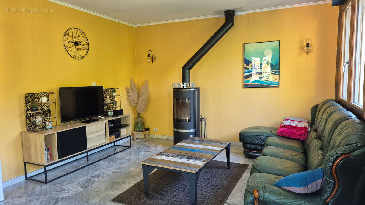 ESPALION, maison de Type 4/5, 140 m² environ, très bon état, terrain de 1000 m² - photo 6