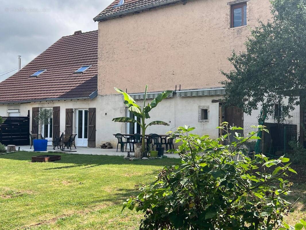 Maison 190 m² à Valay  - photo 1
