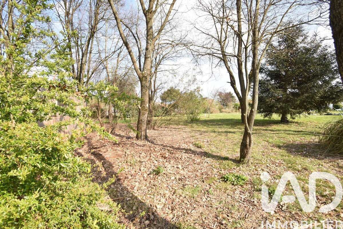 Terrain 1000 m² à Labastide-Clermont  - photo 3
