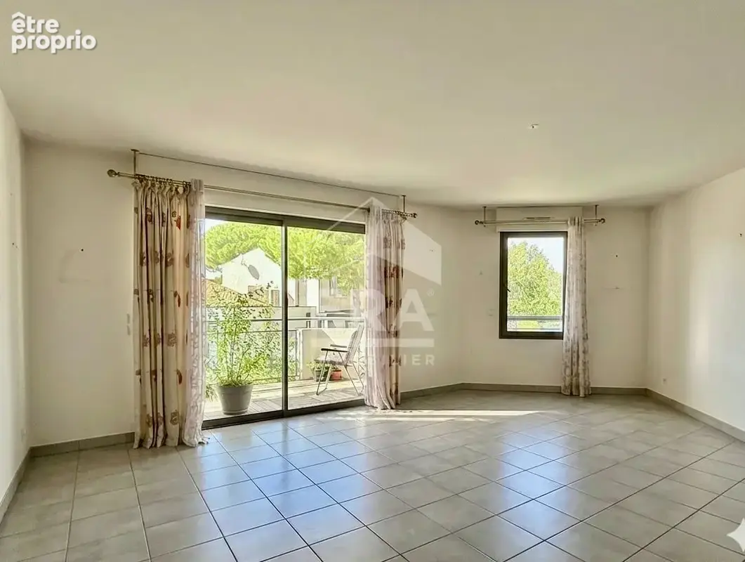Appartement 2 chambres - EMPLACEMENT RARE HYPERCENTRE - Vaux-sur-mer. - photo 2