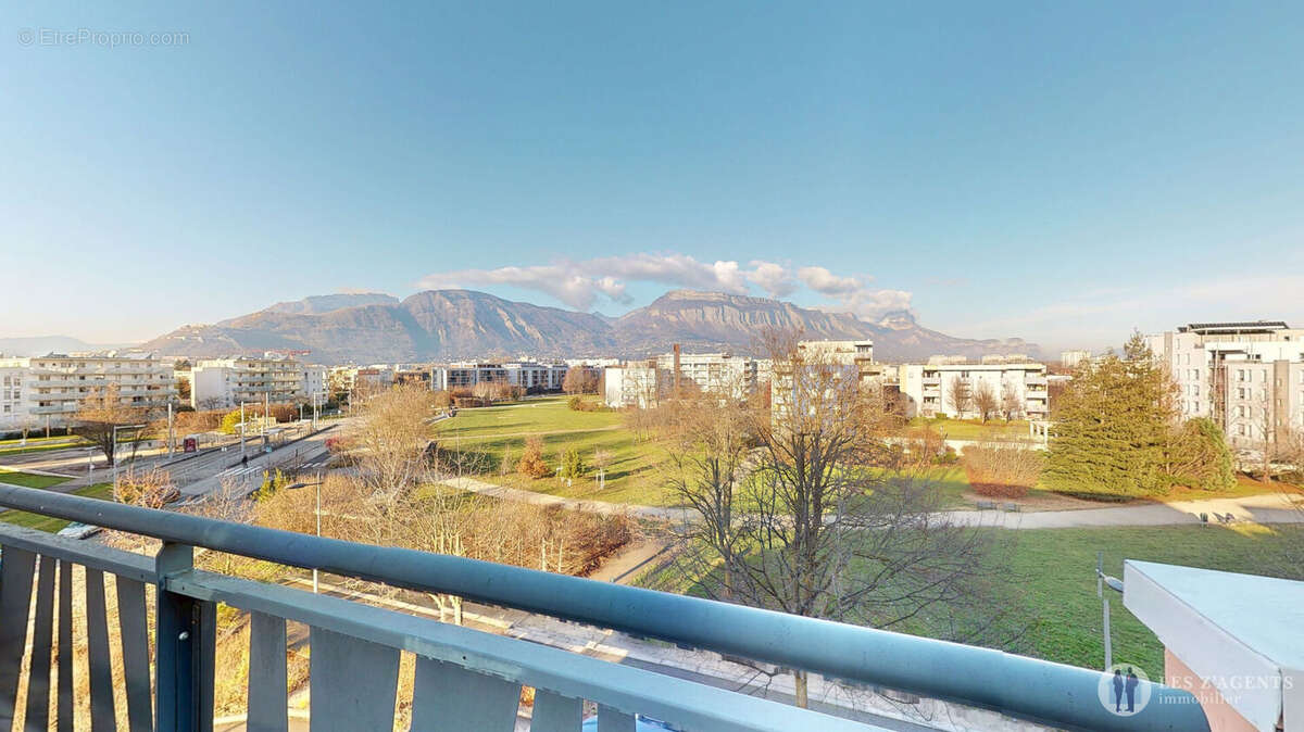 Appartement à SAINT-MARTIN-D'HERES