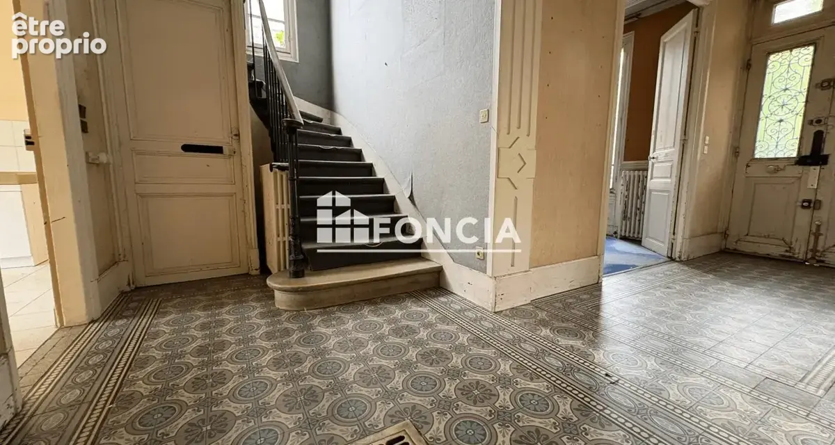 Maison de maître à rénover – Charme et potentiel au cœur de Mantes-la-Jolie - photo 4