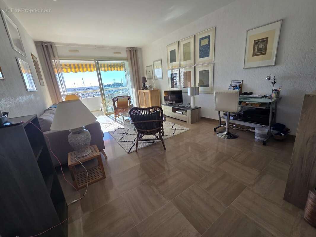 Appartement à VILLENEUVE-LOUBET