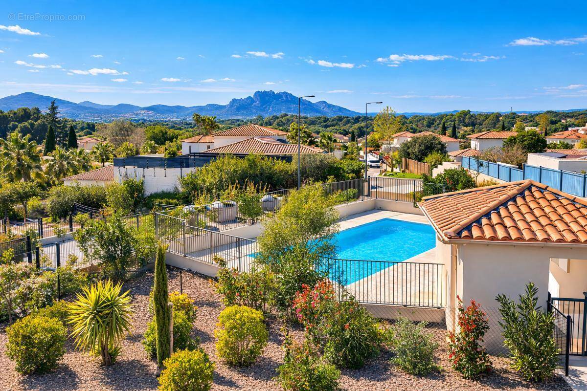 Appartement à PUGET-SUR-ARGENS