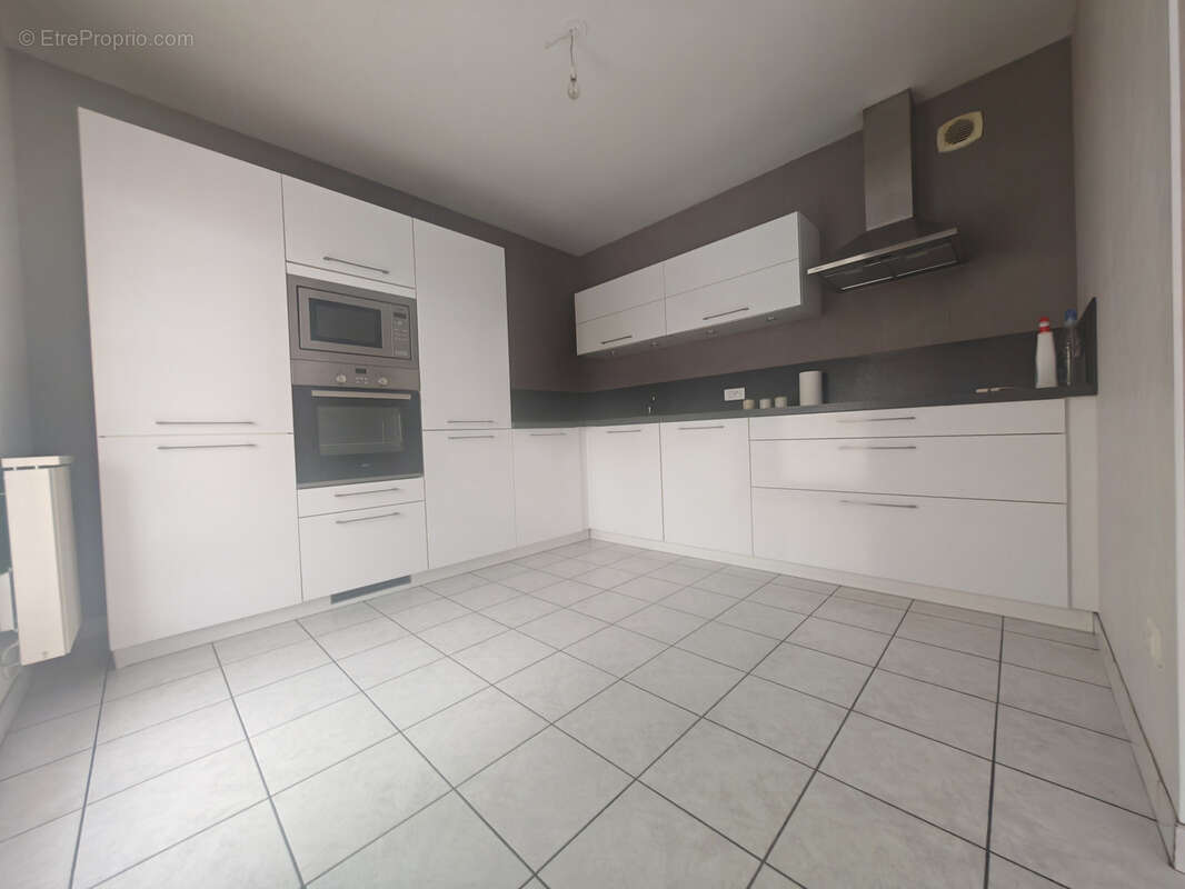 RARE LE CLOS LUCIE- T3 avec terrasse et garage - photo 7