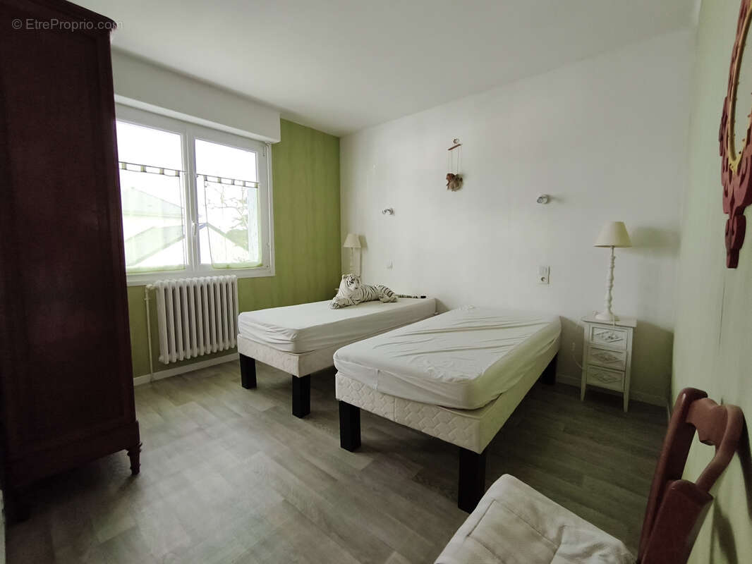 Maison à DONVILLE-LES-BAINS