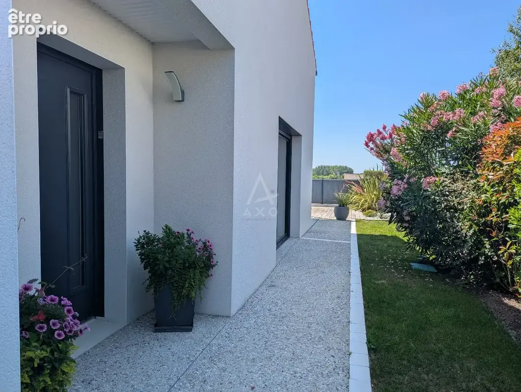 Maison contemporaine 106 m²  Piscine  terrasse 50m² -  Garage 25.76 m²  Aucun travaux - photo 8