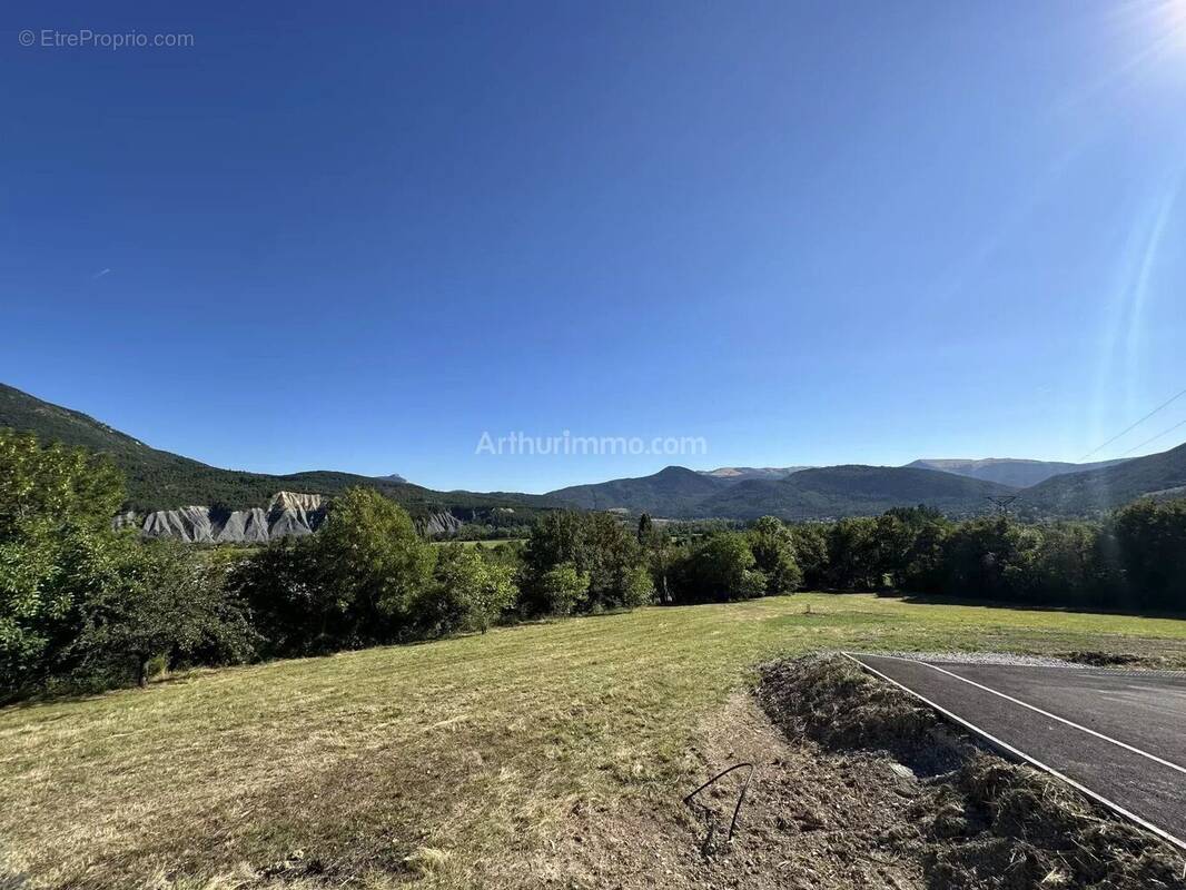 Terrain à LA MURE-ARGENS