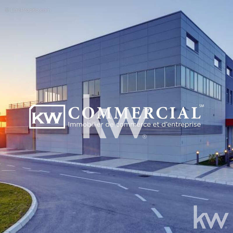 Commerce 555 m² à Firminy  - photo 2